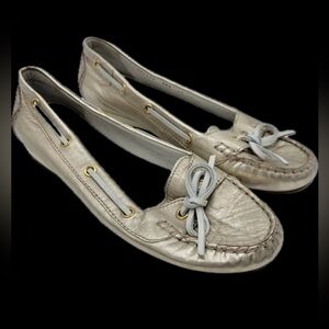 Cole Haan Air Tali Flat Women Size 8.5 B Silver Leather Slip On Loafer Boat Shoe
